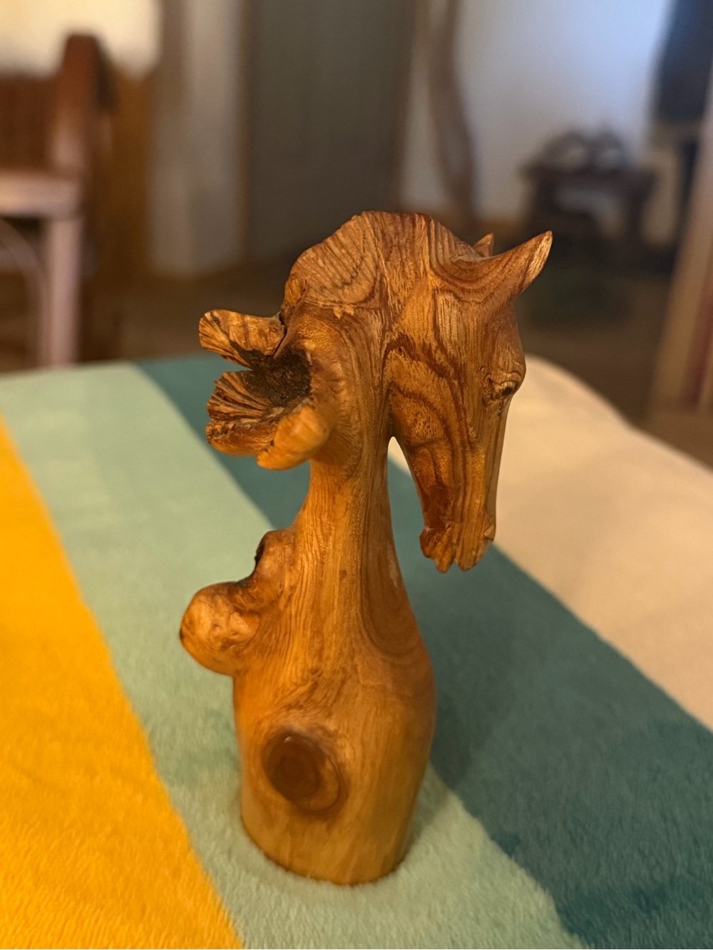 Beautiful Hand-Carved Horse Bust From Wood Burl - Picture 5 of 11